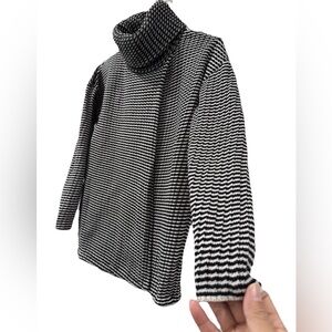 Cabi  Sweater Womens Small Fergie Split Turtleneck Cowl Neck Black White